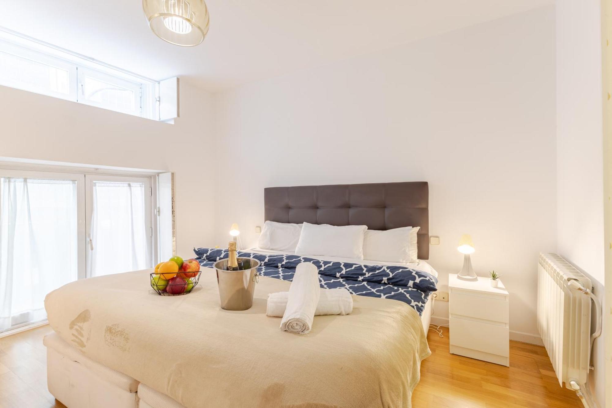 Habitaciones de lujo en el corazón de Madrid Exterior foto
